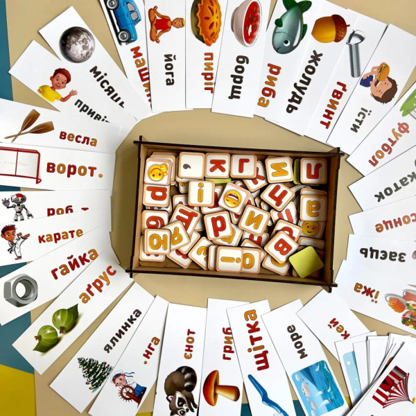 Планшет для дівчаток "Збери слово за картинкою" Ubumblebees (ПСД199-УКР) PSD199-UKR українською мовою (PSD199-UKR)