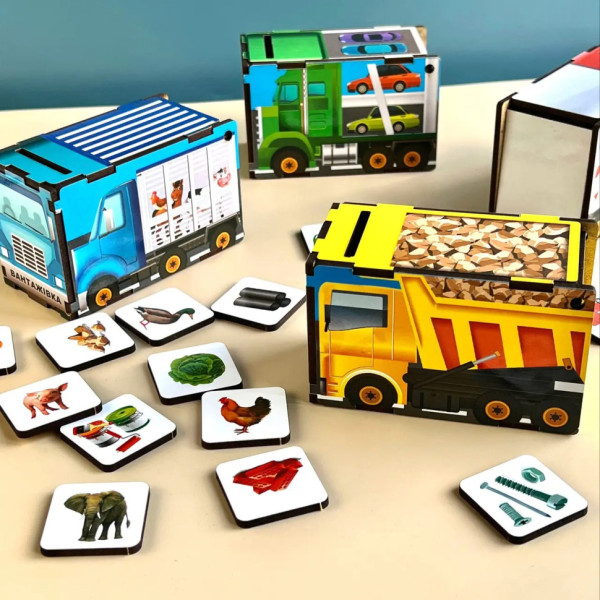 Дерев'яна настільна гра "Автопарк" Ubumblebees (ПСД082) PSD082 сортер-комодик (PSD082)