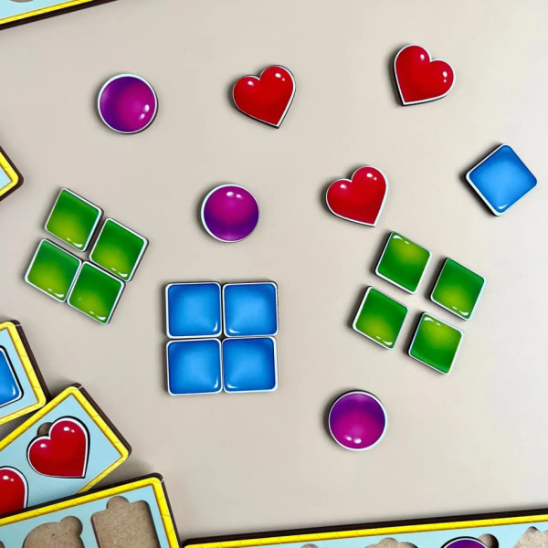 Дерев'яна настільна гра "Фігури" Ubumblebees (ПСД072) PSD072 сортер-комодик (PSD072)