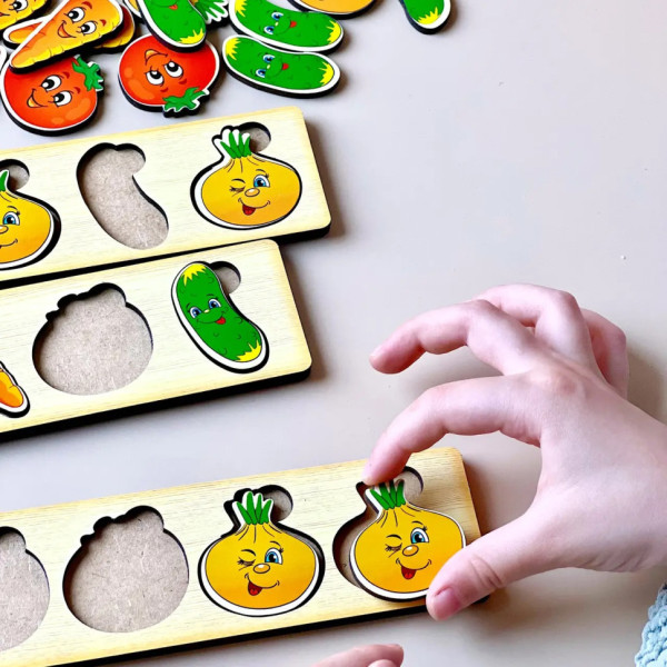 Дерев'яна настільна гра "Овочі -2" Ubumblebees (ПСД008) PSD008 сортер-комодик (PSD008)