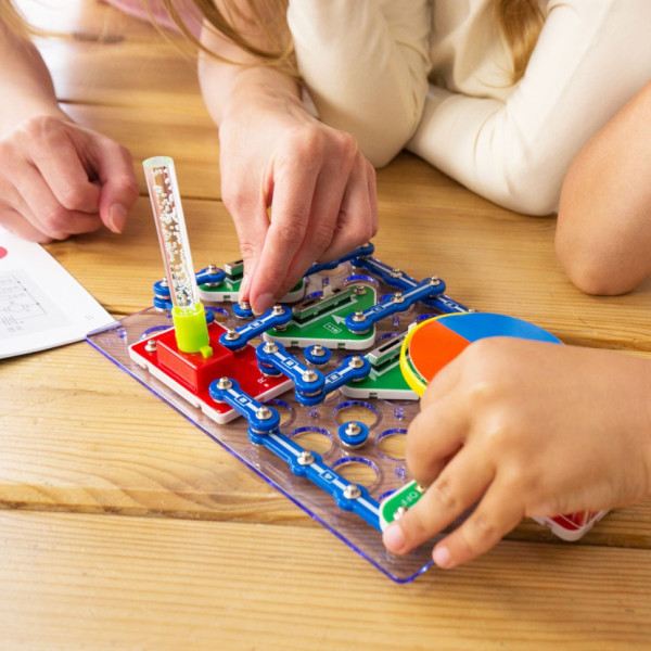 Електронний конструктор "Світло та колір RGB" DOKA D70700 зі світлом (D70700)