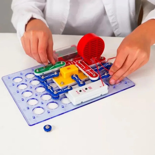 Конструктор електронний "ЗБИРАЄМО РАДІО" DOKA D70703 музика та світло (D70703)