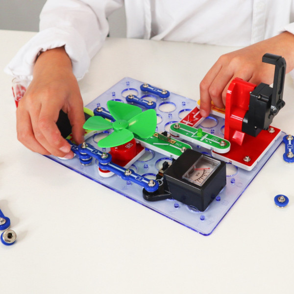 Електронний конструктор "Альтернативна енергія" DOKA D70711, 50 схем (D70711)