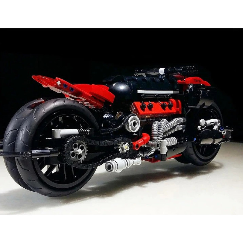Конструктор XINGBAO XB-03021 MOC Футуристичний мотоцикл, 680 елементів