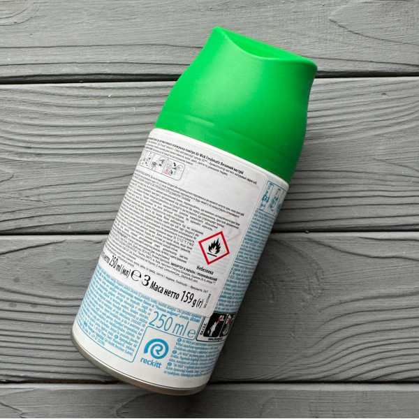 Освіжувач повітря Airwick "Весняна насолода" 250мл