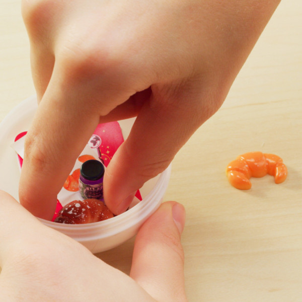 Ігровий набір з сюрпризом Пікнік Mini World 2305003 зі стікерами (2305003)