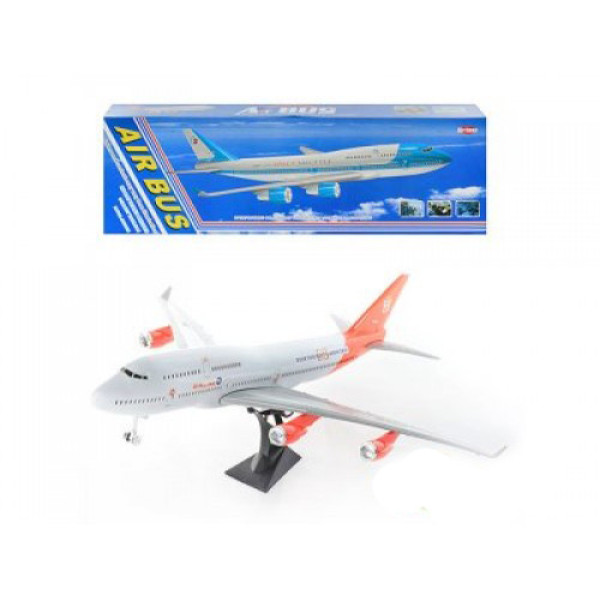 Модель літака 747-400 на підставці