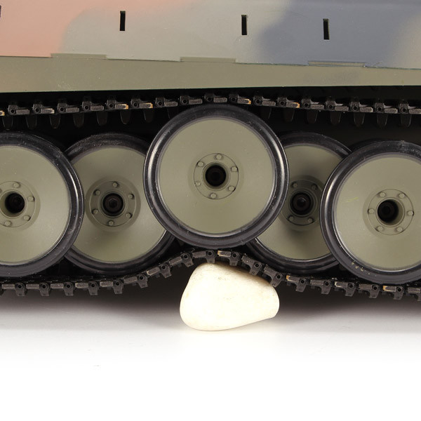 Танк на радіокеруванні German Panther HENG LONG 3819-1 стріляє кульками