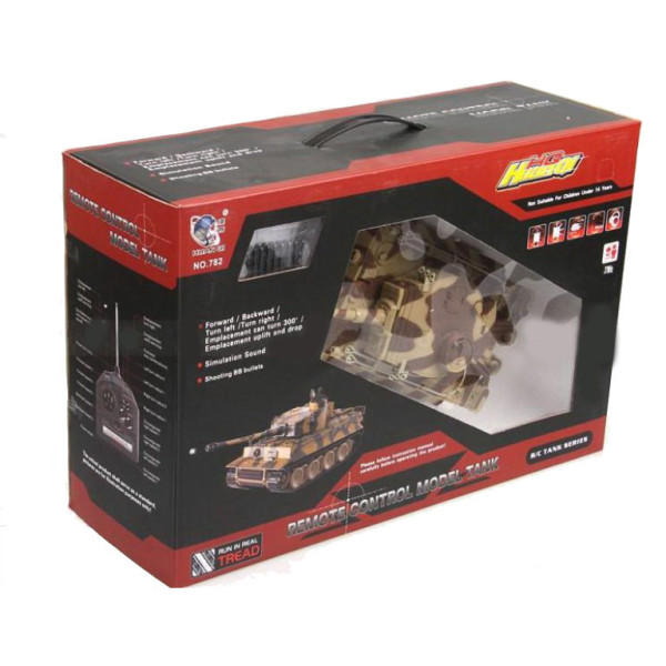 Танк на радіокеруванні 782-10 стріляє присосками