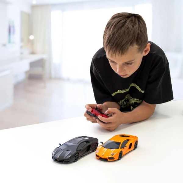 Автомобіль на радіоуправлінні LAMBORGHINI AVENTADOR LP 700-4 KS DRIVE 124GLBB світяться фари (124GLBB)