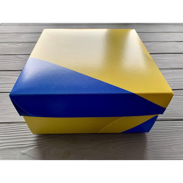 Коробка для подарунків прапор 195х195х97мм