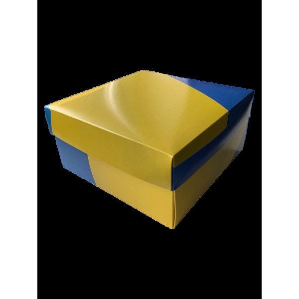 Коробка для подарунків прапор 195х195х97мм