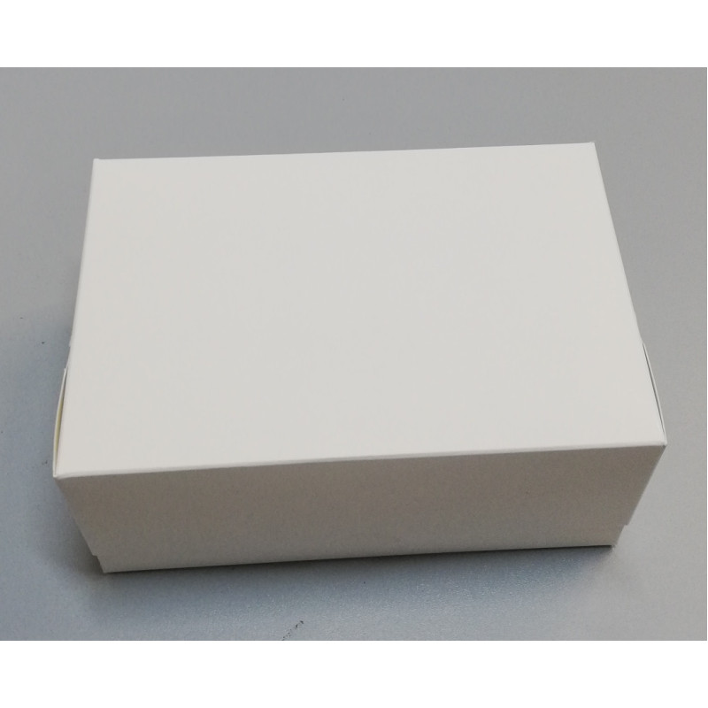 Коробка картона 180х120х80 мм біла KPM100