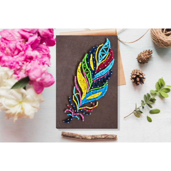 Набір стрінг-арт "Різнобарвна пір'їнка" ABC-026 дерев'яна основа (ABC-026)