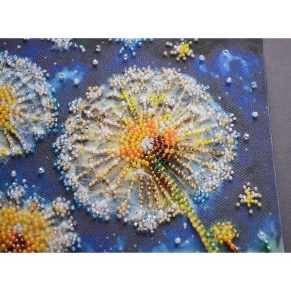 Набір для вишивання бісером "Подаруй вітру свою мрію" AB-931 на натуральному холсті  (AB-931)