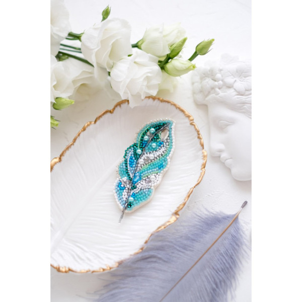 Набір для вишивання бісером прикраси "Легка пір'їнка" AD-058 на натуральному полотні (AD-058)