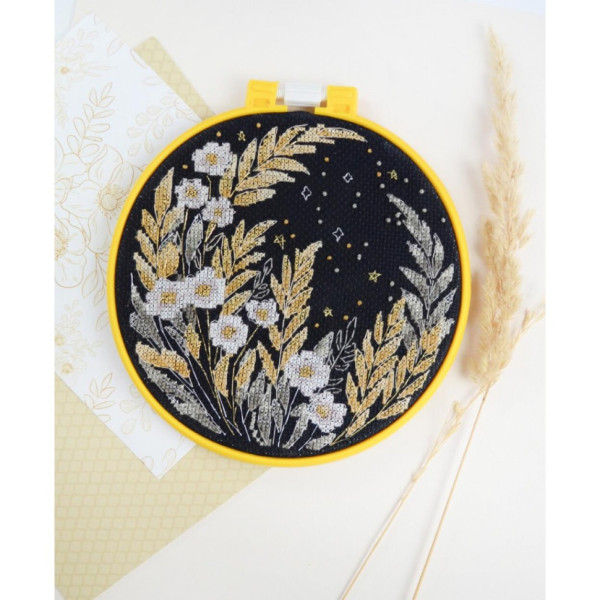 Набір для вишивання хрестиком "Блиск від зоряного сяйва" AHM-080, 17х17 см (AHM-080)