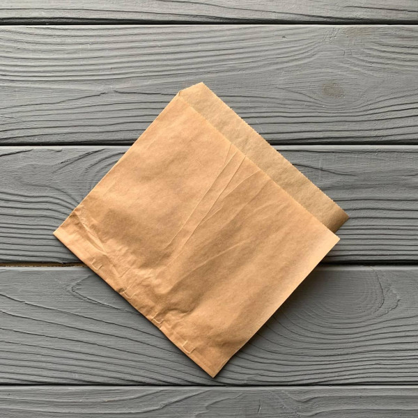 Уголок коричневый 150х140 мм 40гр/м2 (средняя жиростойкость) 224Ф