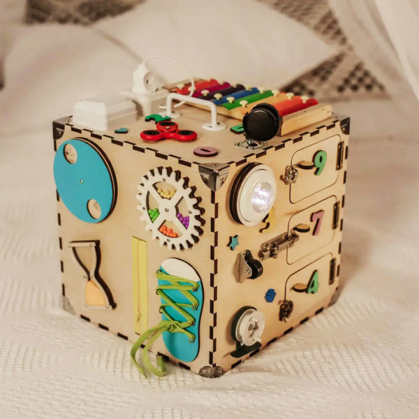 Розвиваюча іграшка Бізікуб Temple Group TG200126 30х30х30см Натуральний (TG200126)