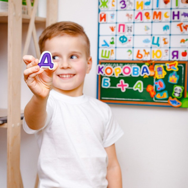 Дитячий навчальний плакат "Магнітна абетка" VT5555-05, 55 магнітів (VT5555-05)