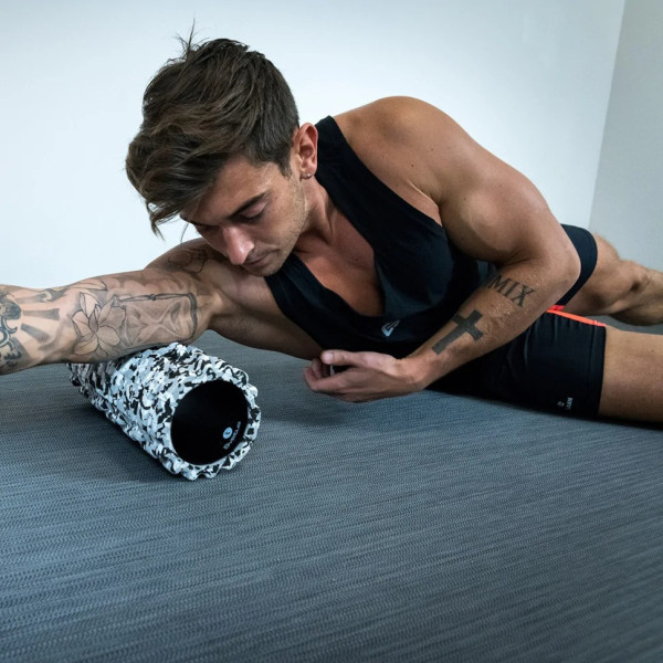 Масажний ролик "Camouflage" Sveltus SLTS-2516 камуфляж, 33 см (SLTS-2516)