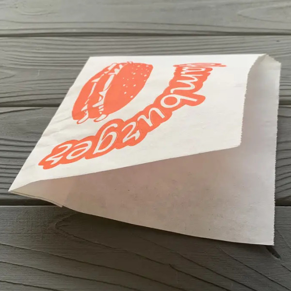 Уголок белый Hamburger 79Ф (150х140 мм)